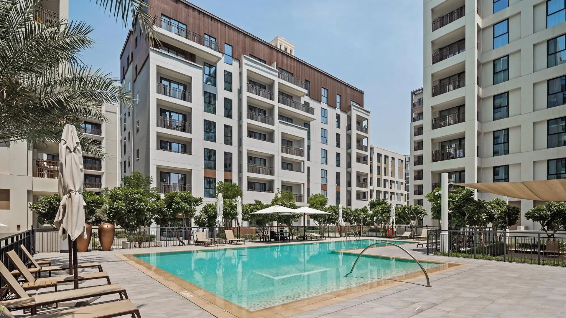 Apartment Lagoon Charm Luxurious Waterfront Living Dubai United Arab Emirates