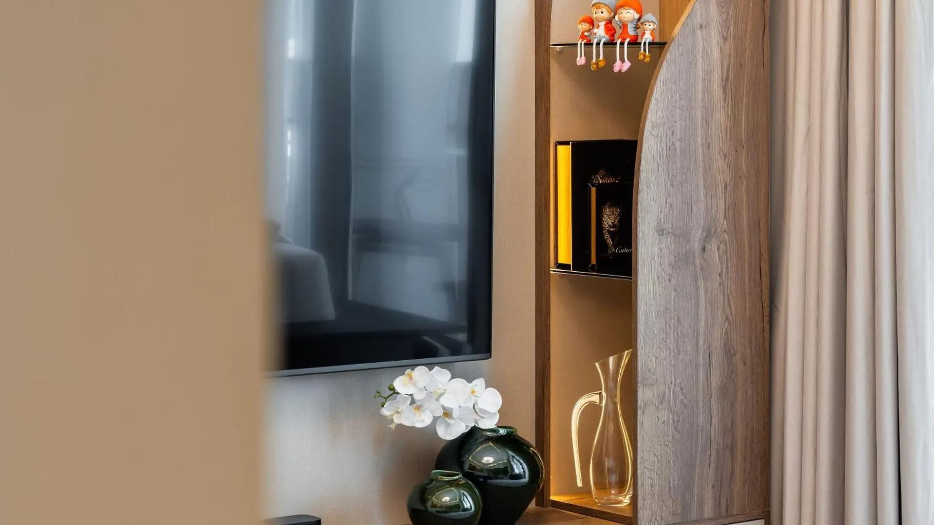 Apartment Lagoon Charm Luxurious Waterfront Living Dubai